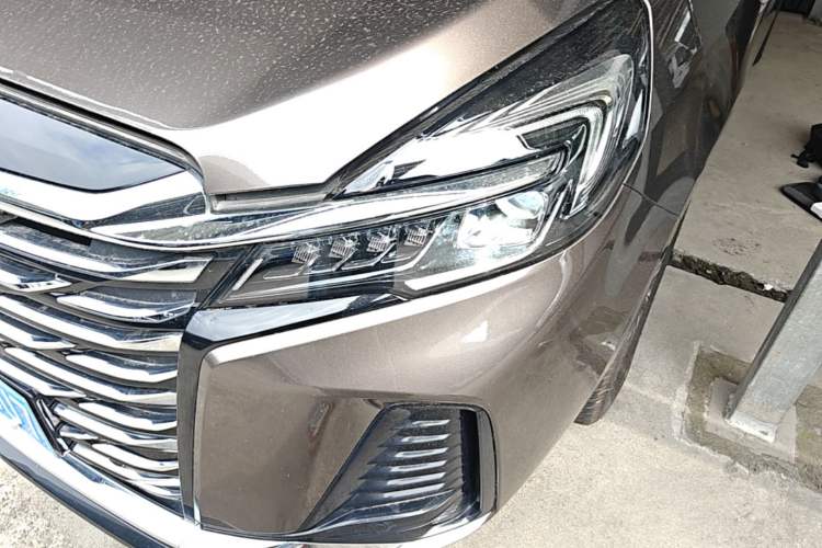 Used Buick GL8 2023 Facelifted Land Cruiser Executive Luxury Version Left Front Headlight