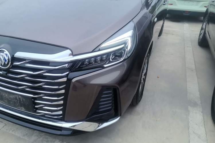 Used Buick GL8 2023 Facelifted Land Cruiser Executive Luxury Version Left Front Headlight