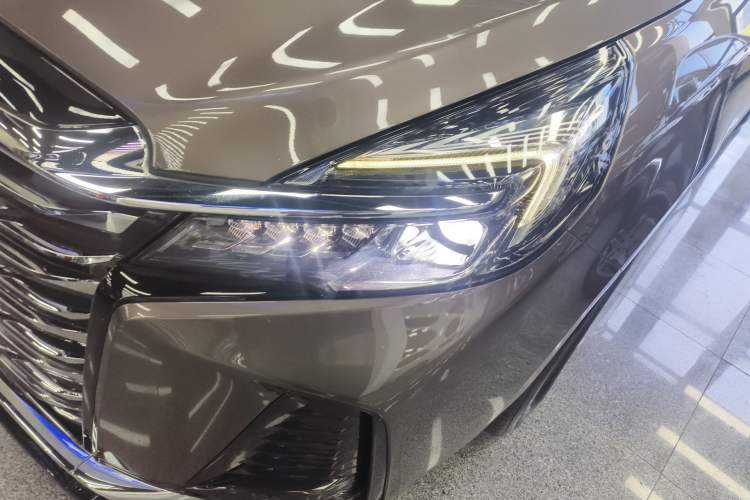 Used Buick GL8 2023 Land Executive Class Comfort Model Left Front Headlight