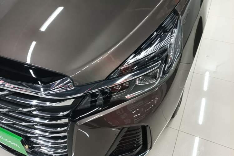 Used Buick GL8 2023 Facelifted Land Cruiser Executive Luxury Version Left Front Headlight