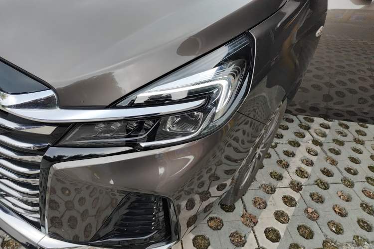 Used Buick GL8 2023 Facelifted Land Cruiser Executive Luxury Version Left Front Headlight