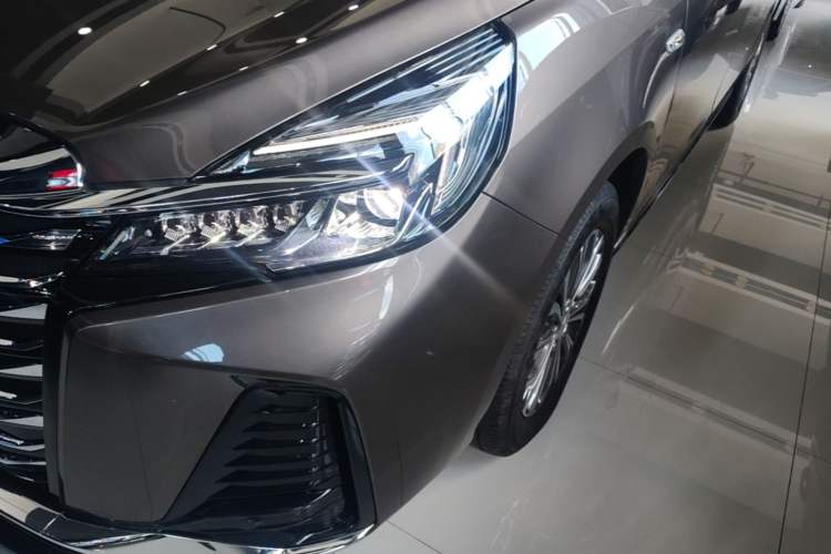 Used Buick GL8 2023 Facelifted Land Cruiser Executive Luxury Version Left Front Headlight