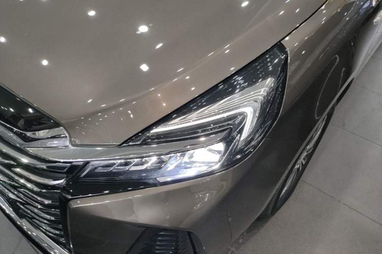 Used Buick GL8 2023 Facelifted Land Cruiser Executive Luxury Version Left Front Headlight