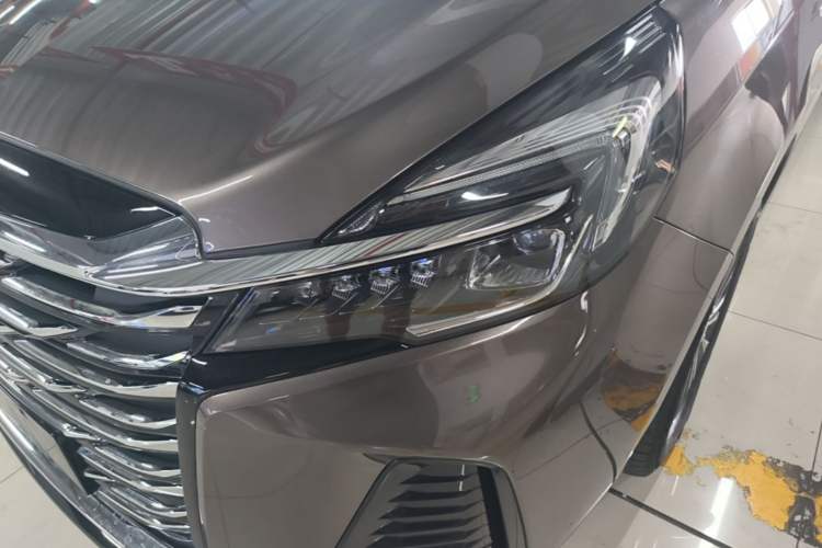 Used Buick GL8 2023 Facelifted Land Cruiser Executive Luxury Version Left Front Headlight