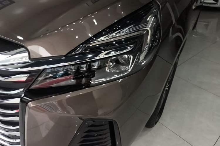 Used Buick GL8 2023 Facelifted Land Cruiser Executive Luxury Version Left Front Headlight