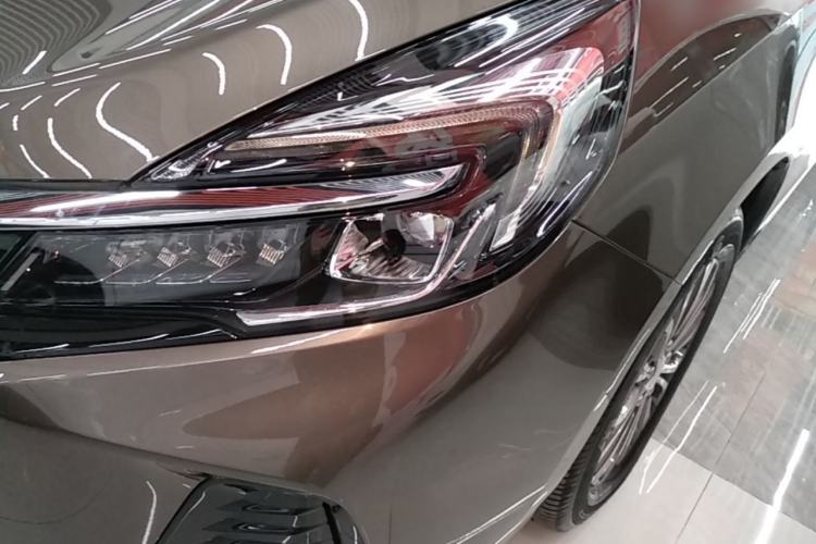 Used Buick GL8 2023 Facelifted Land Cruiser Executive Luxury Version Left Front Headlight