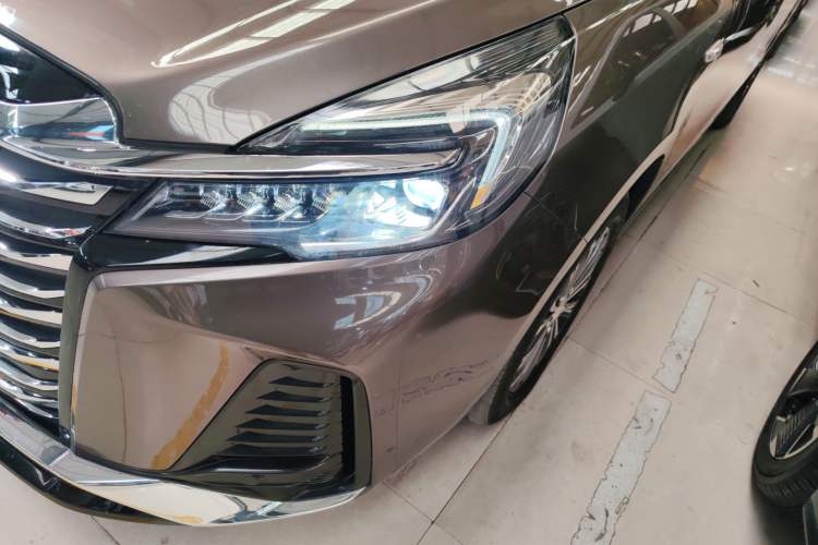 Used Buick GL8 2023 Facelifted Land Cruiser Executive Luxury Version Left Front Headlight