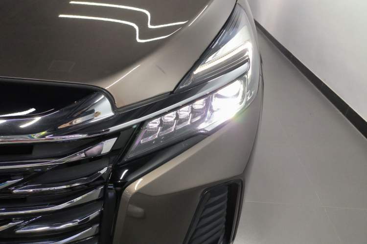 Used Buick GL8 2023 Land Executive Class 652T Luxury Model Left Front Headlight