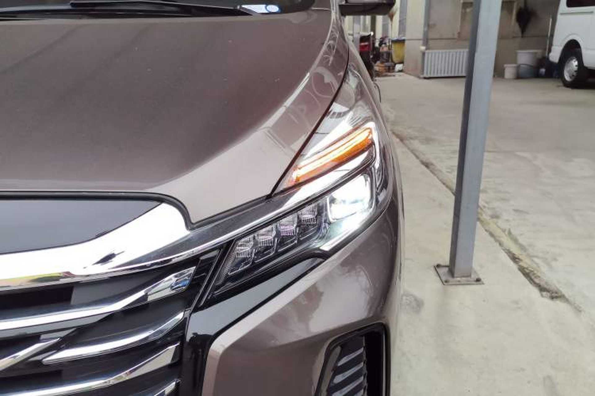 Used Buick GL8 2023 Facelifted Land Cruiser Executive Luxury Version Left Front Headlight