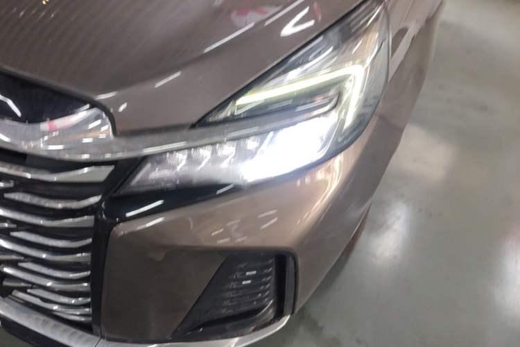 Used Buick GL8 2023 Facelifted Land Cruiser Executive Luxury Version Left Front Headlight