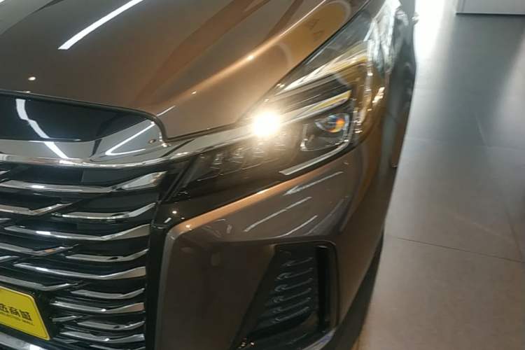Used Buick GL8 2023 Land Executive Class Smart Enjoyment Model Left Front Headlight