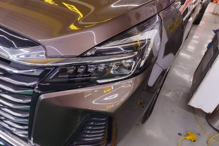 Used Buick GL8 2023 Facelifted Land Cruiser Executive Luxury Version Left Front Headlight