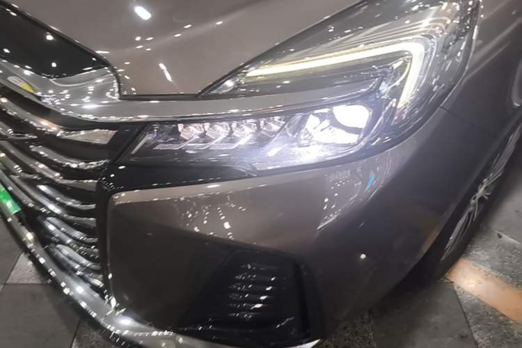 Used Buick GL8 2023 Facelifted Land Cruiser Executive Luxury Version Left Front Headlight