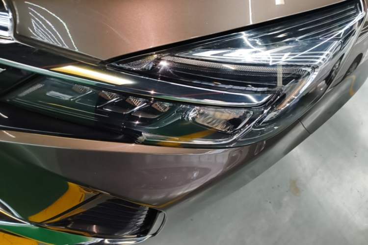 Used Buick GL8 2023 Land Executive Class Comfort Model Left Front Headlight