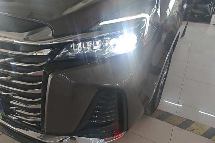 Used Buick GL8 2023 Facelifted Land Cruiser Executive Luxury Version Left Front Headlight
