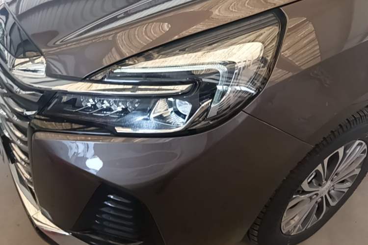 Used Buick GL8 2023 Facelifted Land Cruiser Executive Luxury Version Left Front Headlight