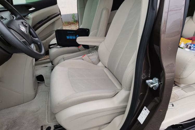 Used Buick GL8 2023 Land Executive Class Comfort Model Left Front Seat