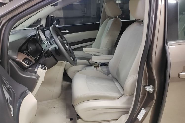 Used Buick GL8 2023 Land Executive Class Comfort Model Left Front Seat