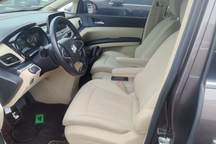 Used Buick GL8 2023 Facelifted Land Cruiser Executive Luxury Version Left Front Seat
