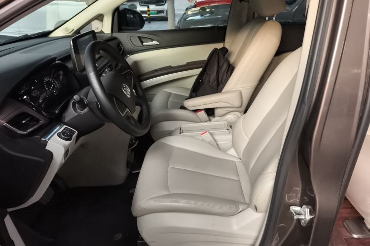 Used Buick GL8 2023 Land Executive Class Comfort Model Left Front Seat