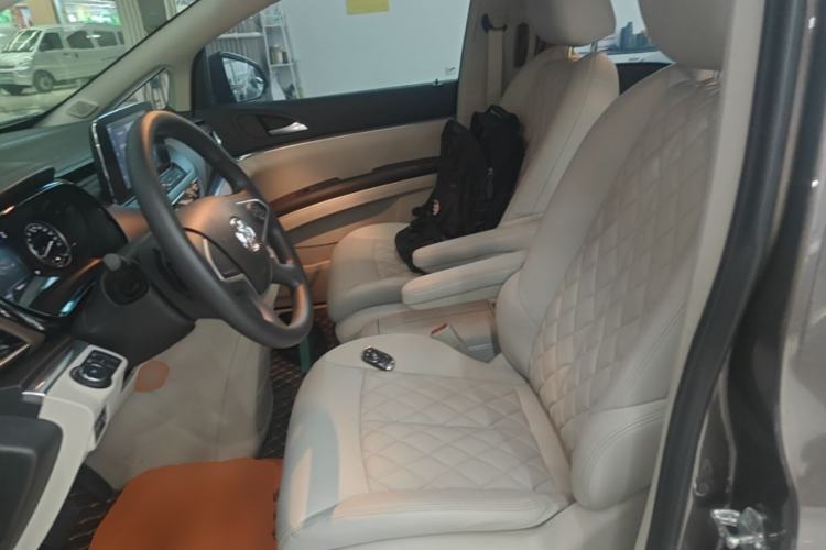 Used Buick GL8 2023 Land Executive Class Comfort Model Left Front Seat