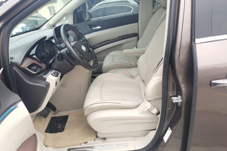 Used Buick GL8 2023 Land Executive Class Deluxe Model Left Front Seat