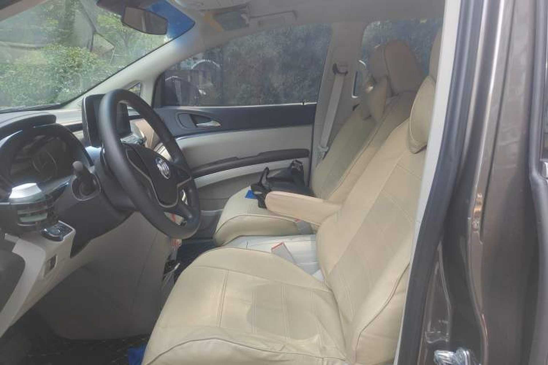 Used Buick GL8 2023 Land Executive Class Comfort Model Left Front Seat