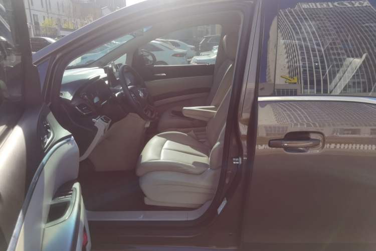 Used Buick GL8 2023 Land Executive Class Smart Enjoyment Model Left Front Seat