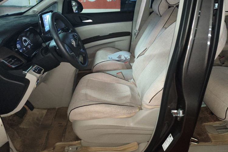 Used Buick GL8 2023 Land Executive Class Comfort Model Left Front Seat