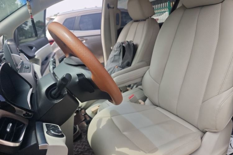 Used Buick GL8 2023 Land Executive Class Comfort Model Left Front Seat