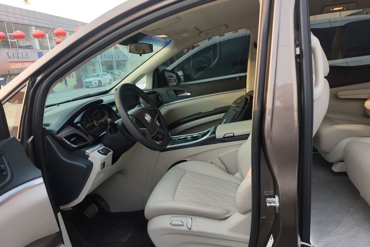 Used Buick GL8 2023 Land Executive Class Comfort Model Left Front Seat