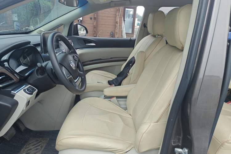 Used Buick GL8 2023 Land Executive Class Comfort Model Left Front Seat