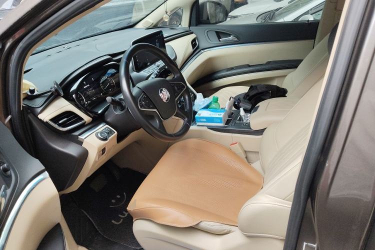 Used Buick GL8 2023 Facelifted Land Cruiser Executive Luxury Version Left Front Seat
