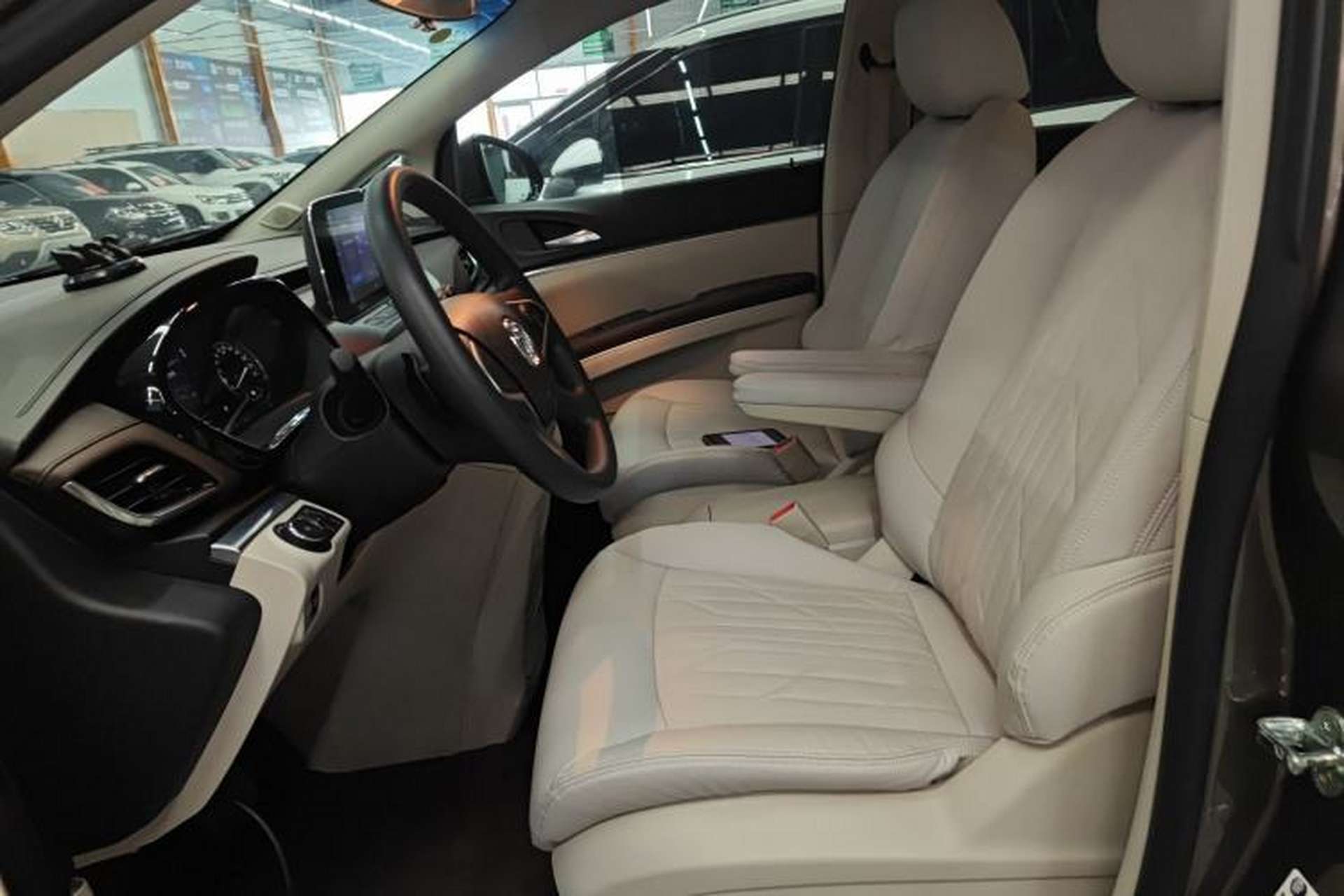 Used Buick GL8 2023 Land Executive Class Comfort Model Left Front Seat