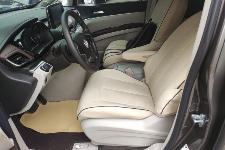 Used Buick GL8 2023 Land Executive Class Comfort Model Left Front Seat