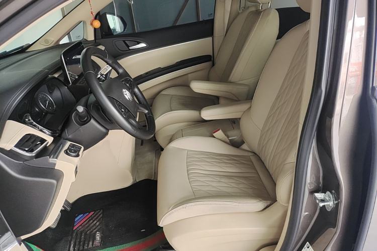 Used Buick GL8 2023 Facelifted Land Cruiser Executive Luxury Version Left Front Seat