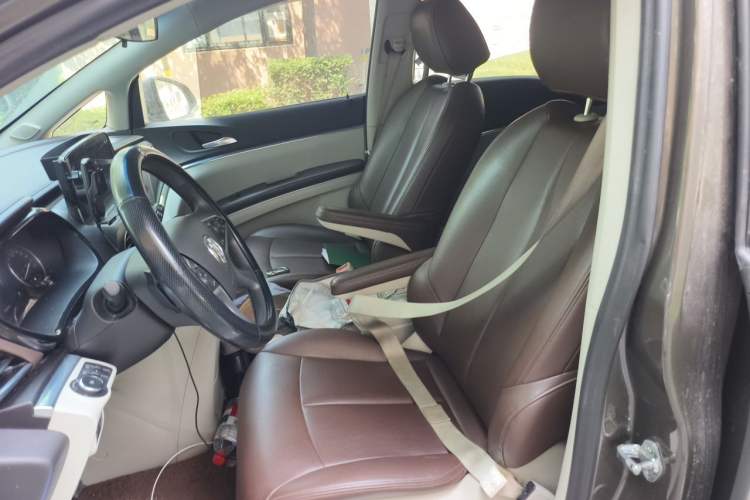 Used Buick GL8 2023 Land Executive Class Smart Enjoyment Model Left Front Seat