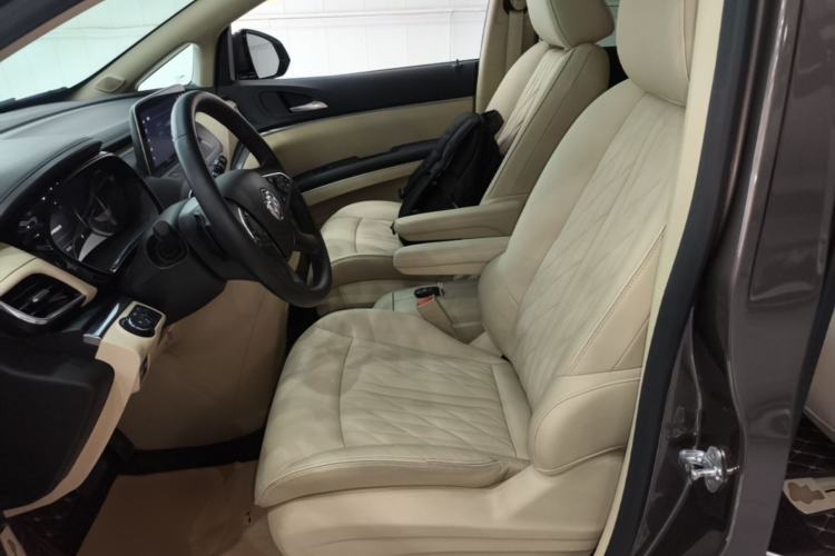 Used Buick GL8 2023 Facelifted Land Cruiser Executive Luxury Version Left Front Seat