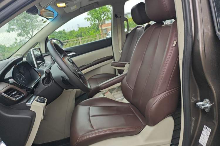Used Buick GL8 2023 Land Executive Class Comfort Model Left Front Seat
