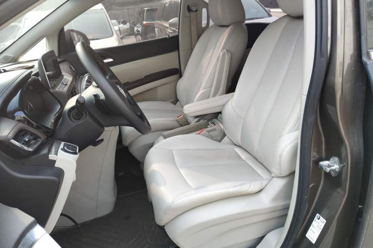 Used Buick GL8 2023 Land Executive Class Smart Enjoyment Model Left Front Seat