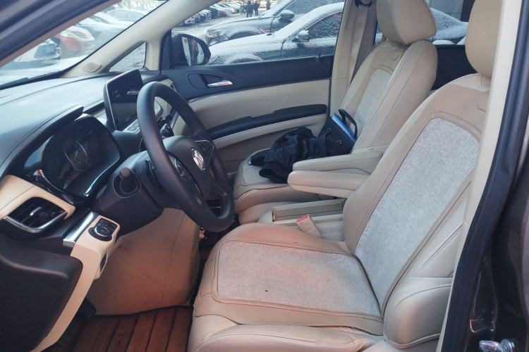 Used Buick GL8 2023 Facelifted Land Cruiser Executive Luxury Version Left Front Seat