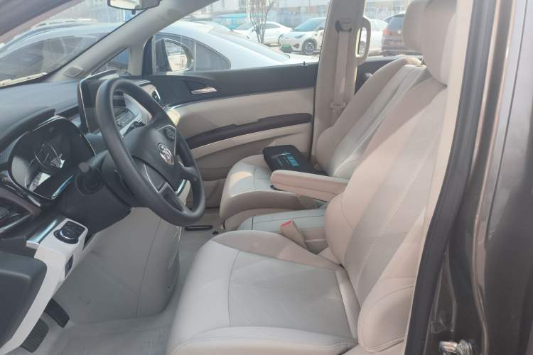 Used Buick GL8 2023 Land Executive Class Comfort Model Left Front Seat