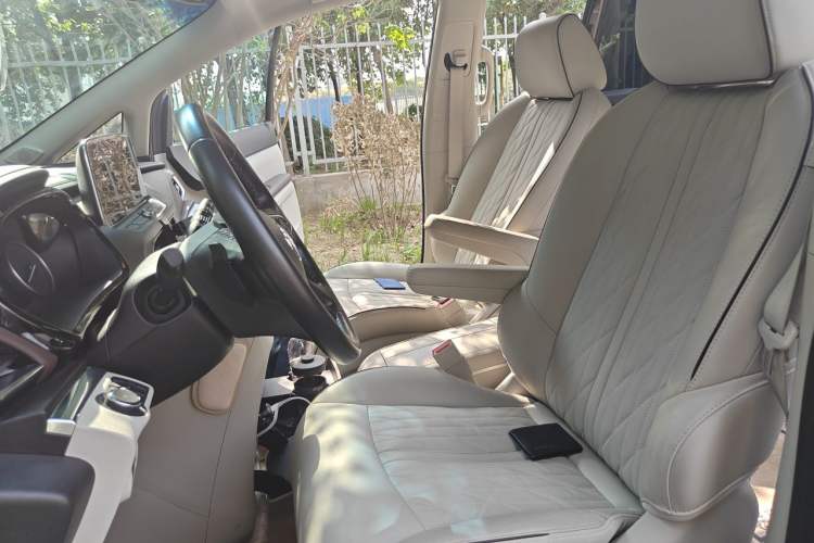 Used Buick GL8 2023 Land Executive Class 652T Luxury Model Left Front Seat
