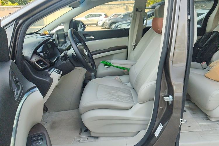 Used Buick GL8 2023 Land Executive Class Comfort Model Left Front Seat