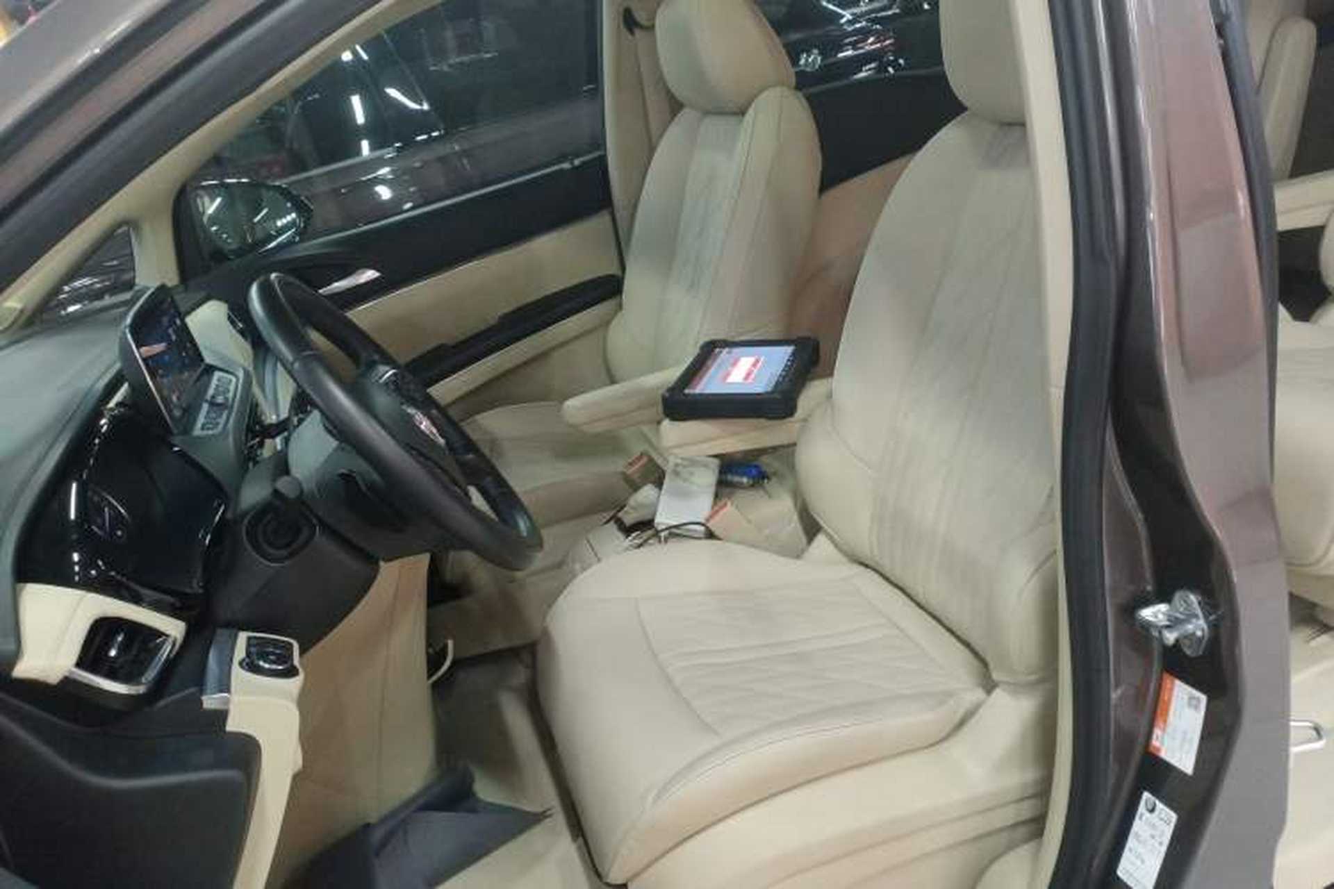 Used Buick GL8 2023 Facelifted Land Cruiser Executive Luxury Version Left Front Seat
