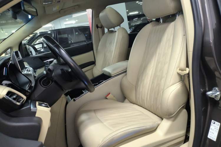 Used Buick GL8 2023 Land Executive Class 652T Luxury Model Left Front Seat
