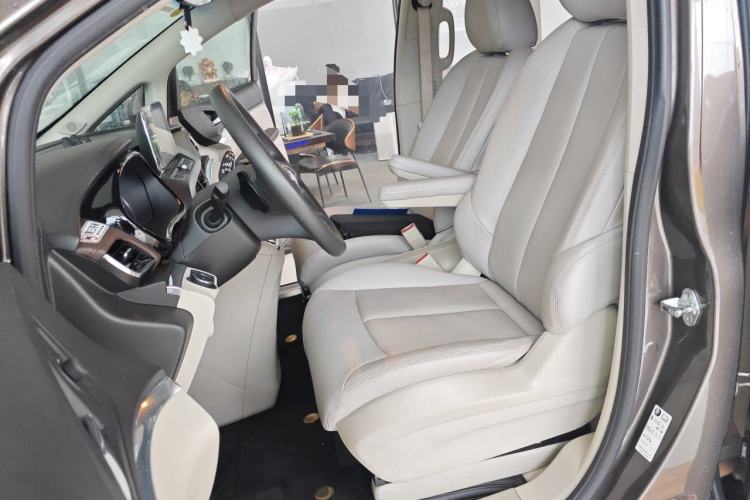 Used Buick GL8 2023 Land Executive Class Comfort Model Left Front Seat