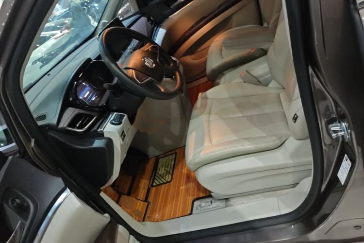Used Buick GL8 2023 Land Executive Class Comfort Model Left Front Seat