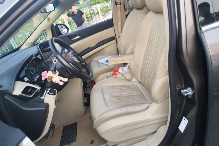 Used Buick GL8 2023 Facelifted Land Cruiser Executive Luxury Version Left Front Seat
