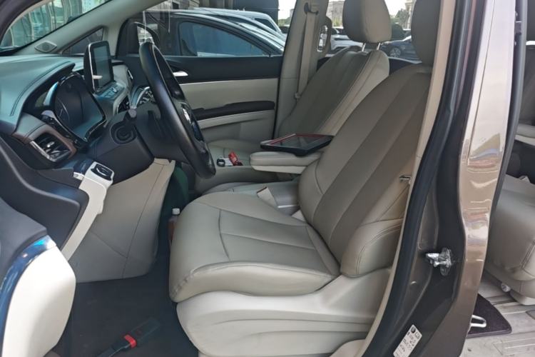 Used Buick GL8 2023 Land Executive Class Comfort Model Left Front Seat